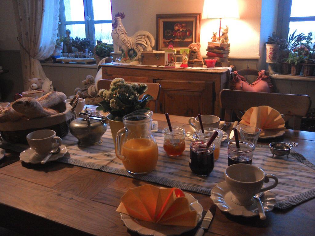 Au Bon Gre D'Hugoline Bed and Breakfast Blanzac  Buitenkant foto