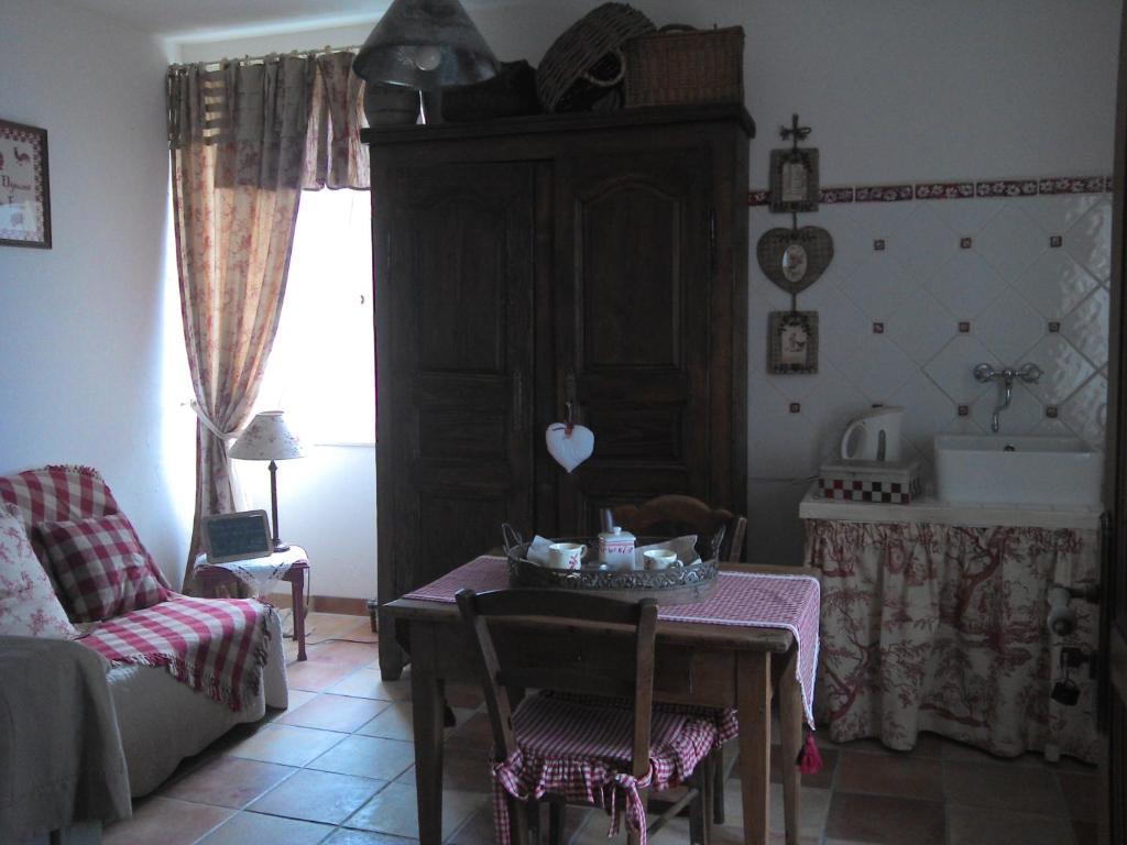 Au Bon Gre D'Hugoline Bed and Breakfast Blanzac  Buitenkant foto
