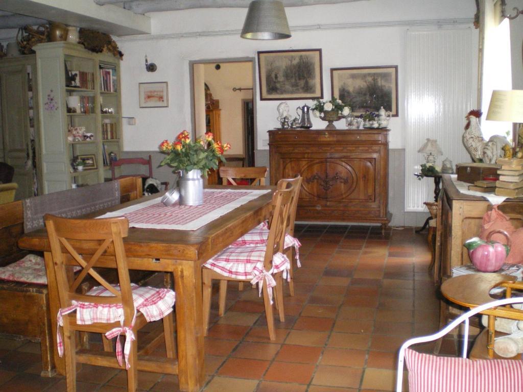 Au Bon Gre D'Hugoline Bed and Breakfast Blanzac  Buitenkant foto