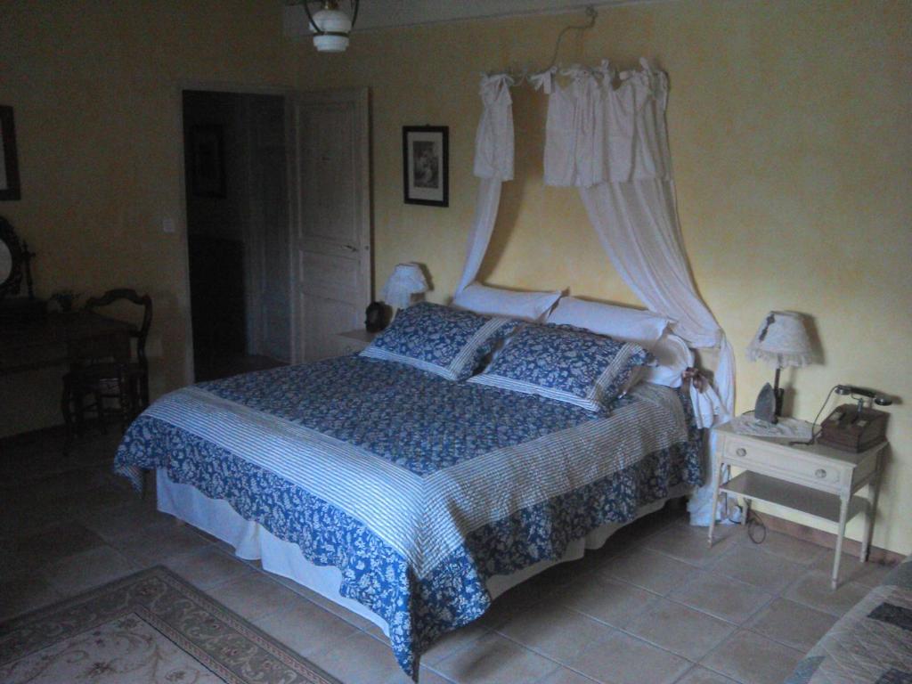 Au Bon Gre D'Hugoline Bed and Breakfast Blanzac  Kamer foto